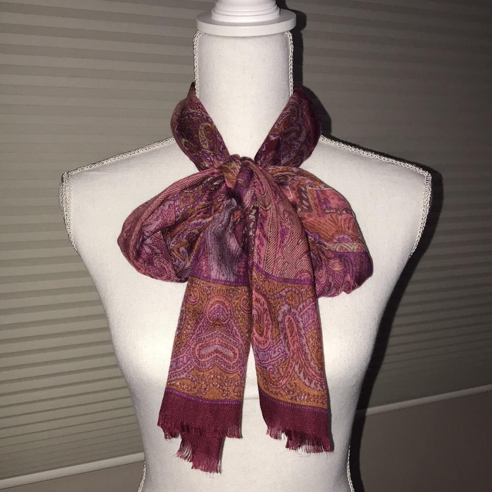 Lightweight scarf